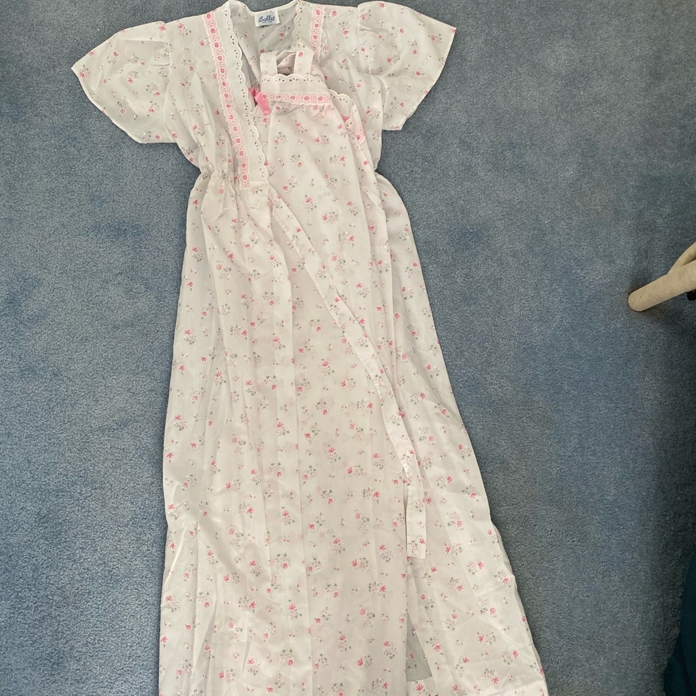 Vintage Sleeping Gown Lounge Set: Sleeve and Robe